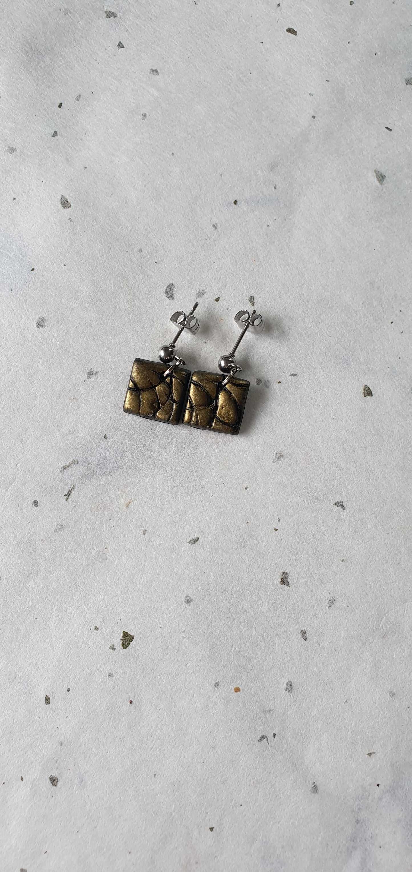 Boucles d’oreilles carrées or vieilli