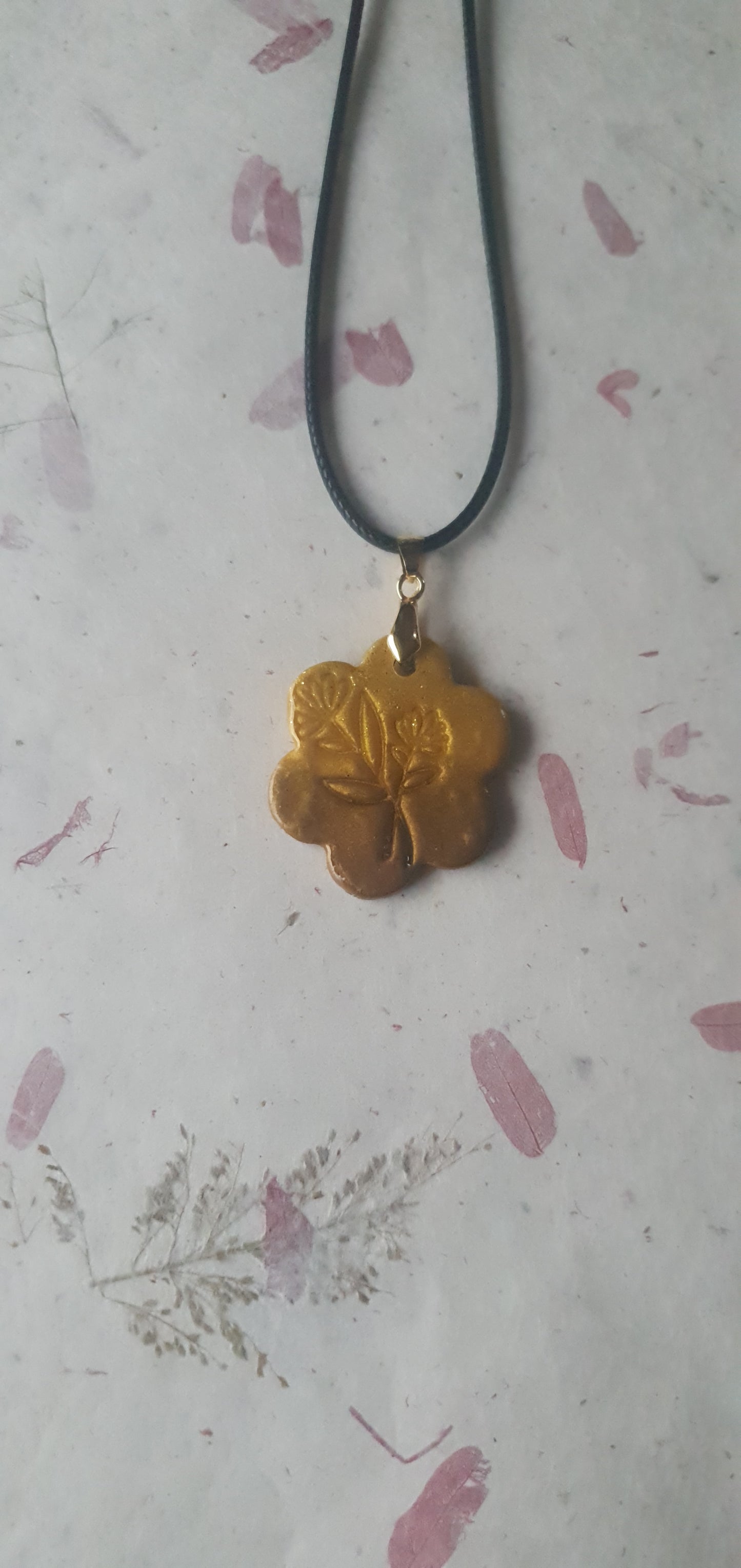 Pendentif doré