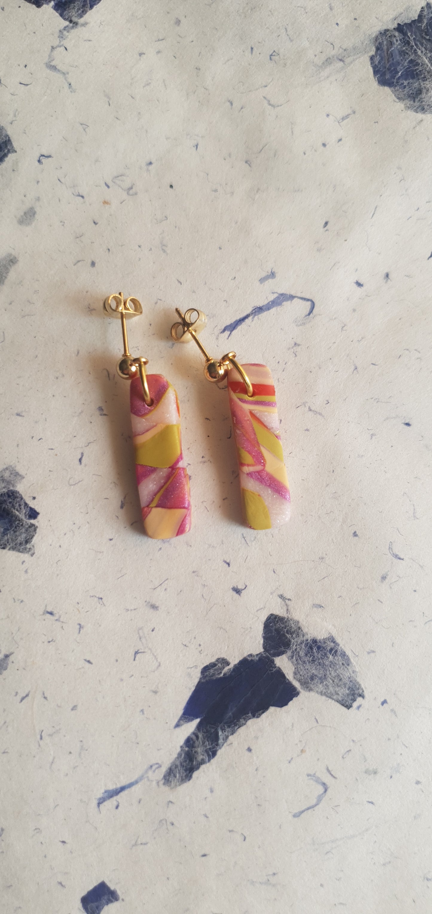 Boucles d’oreilles rayée rose  longue