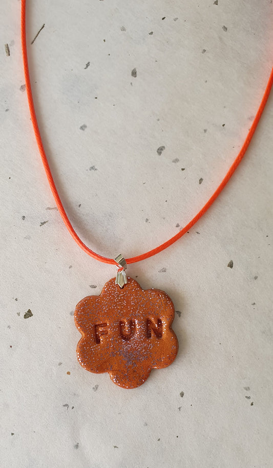 Pendentif fun paillettes