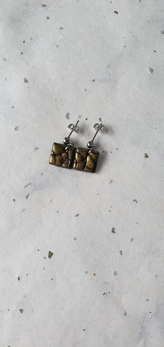 Boucles d’oreilles carrées  or vieilli
