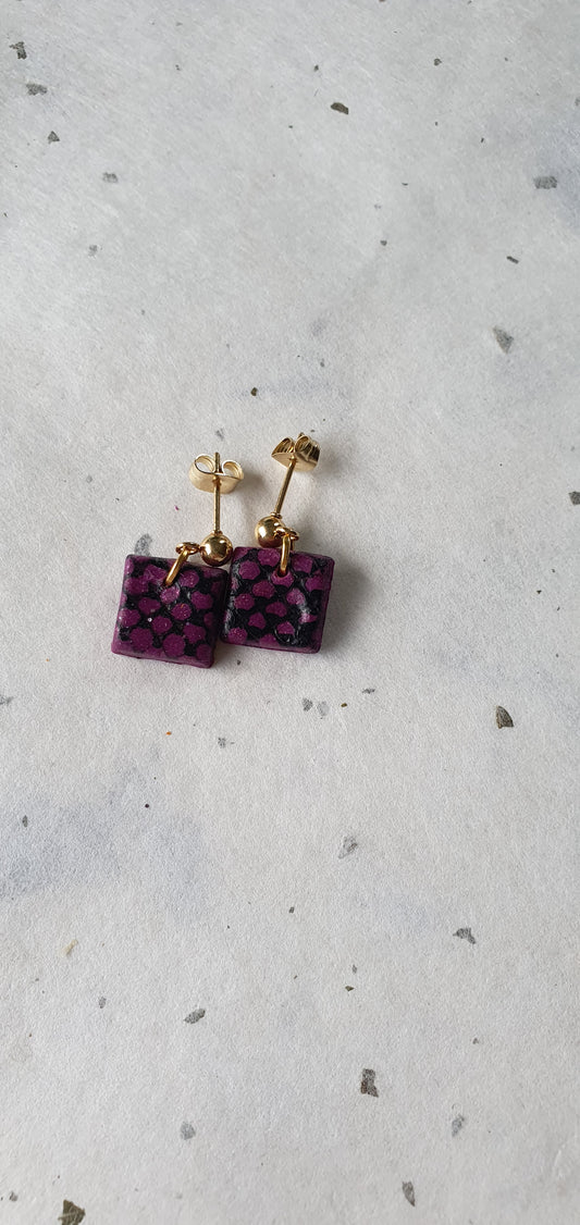 Boucles d'oreilles carrées violet et noir