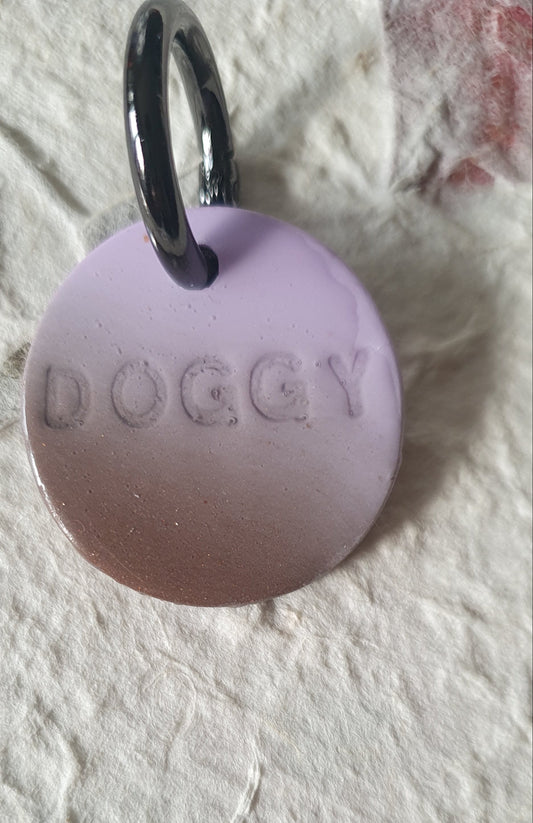 Médaille rose et marron  pour chien