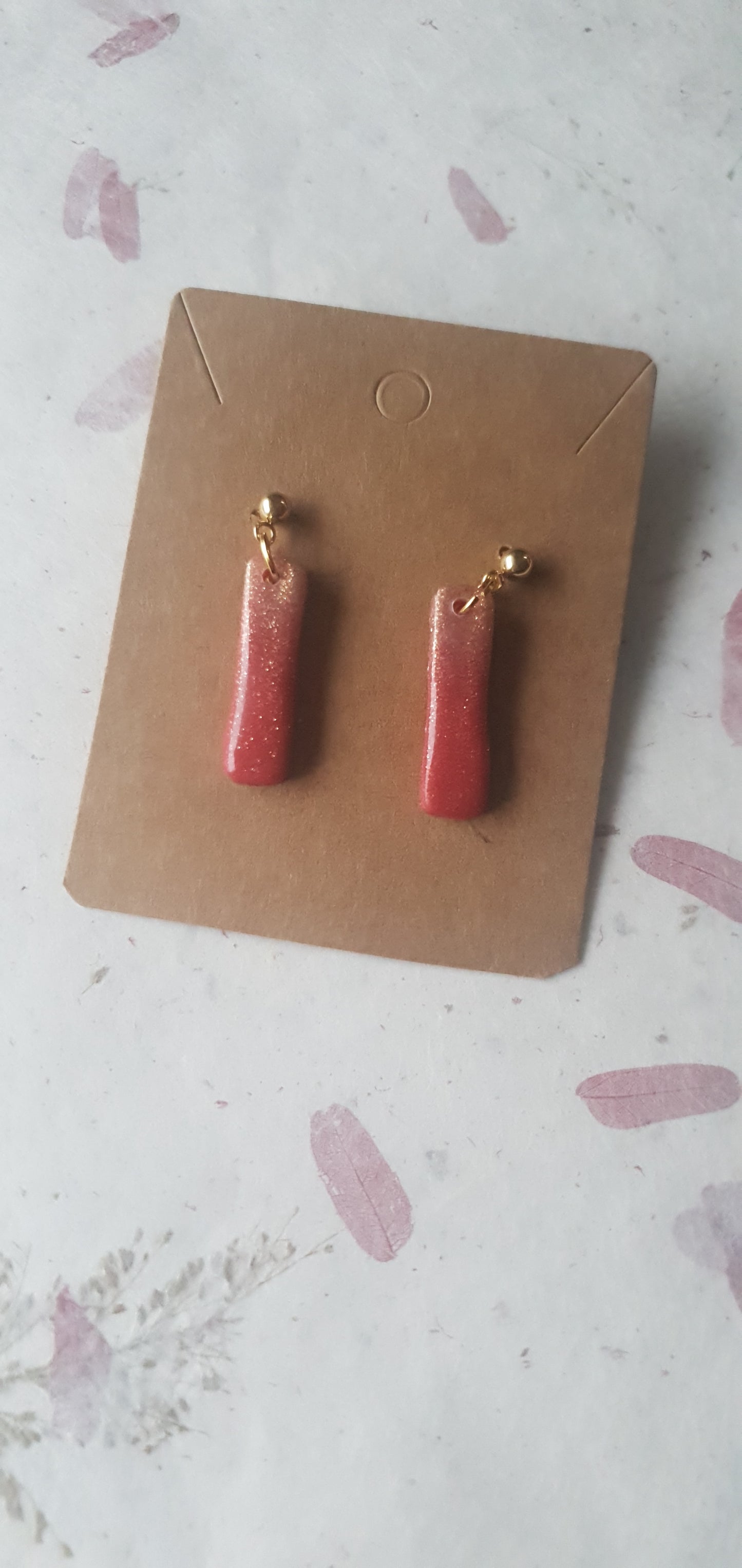 Boucles d'oreilles rouges et rose